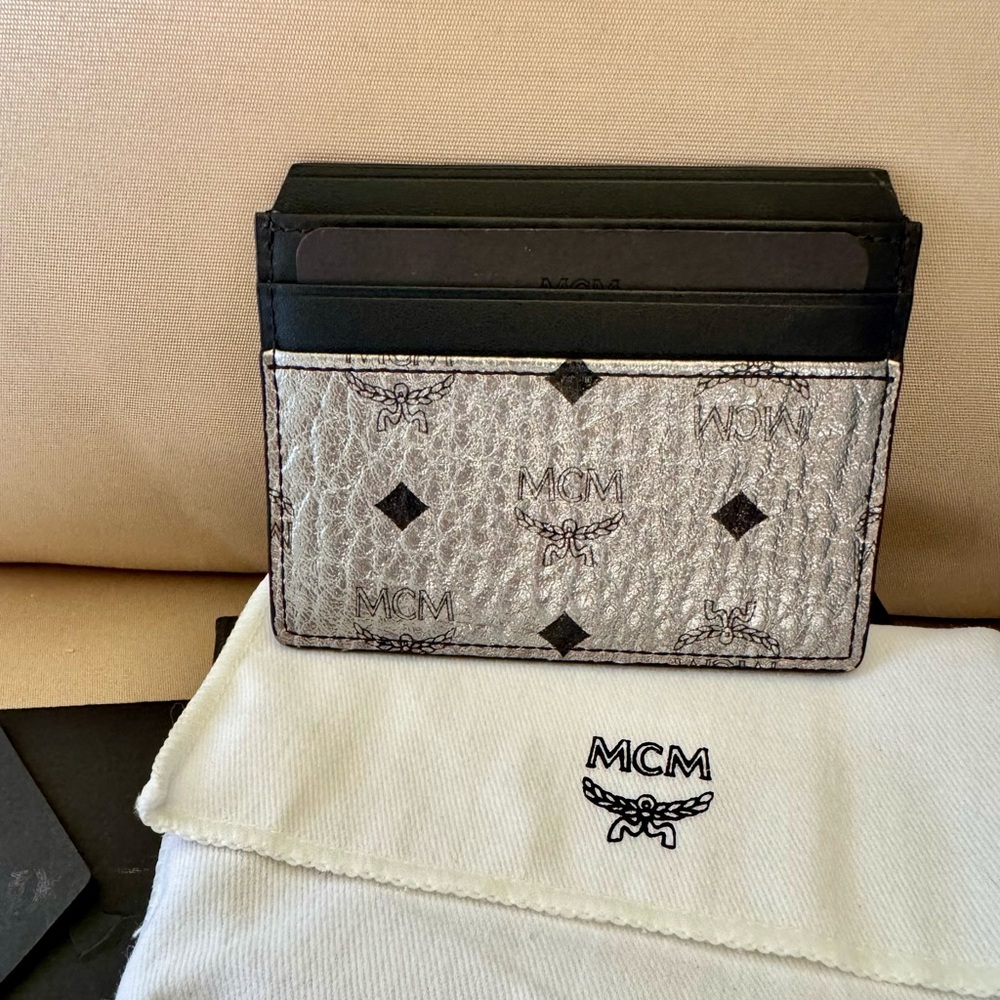 MCM Visetos Black Silver Metallic Diamond Cardholder